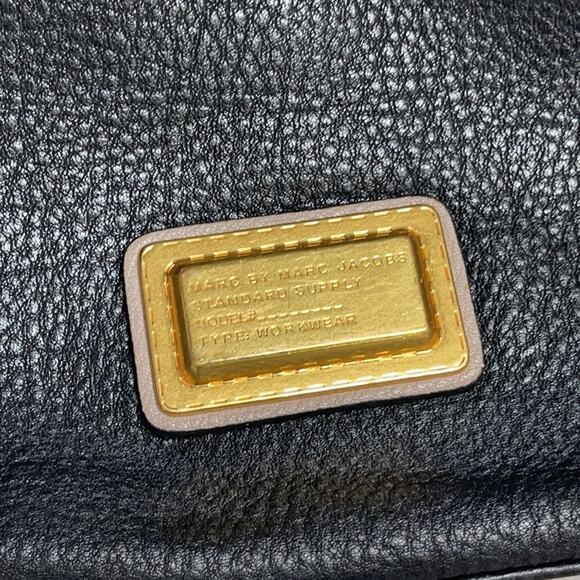 Marc by Marc Jacob’s Convertible Hobo Bag - Picture 2 of 9